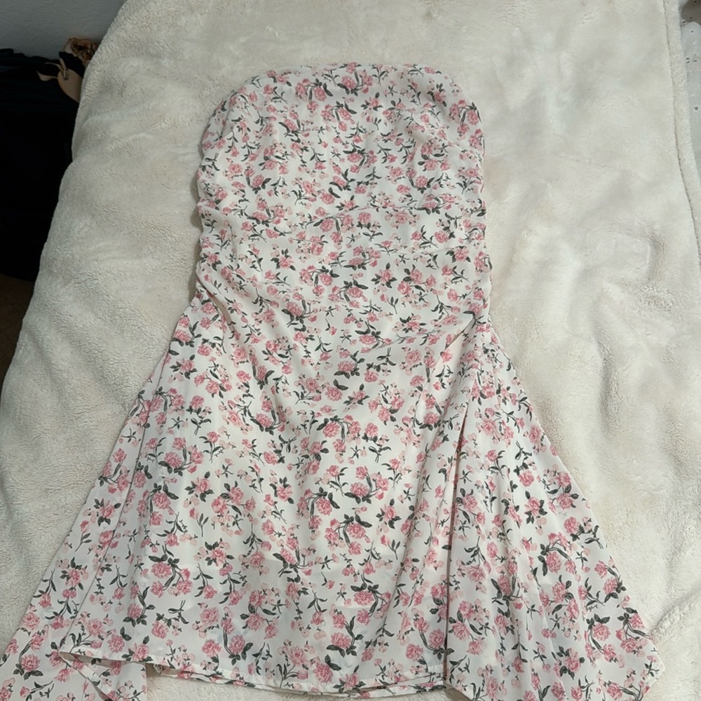 Strapless mini pink and white flower dress